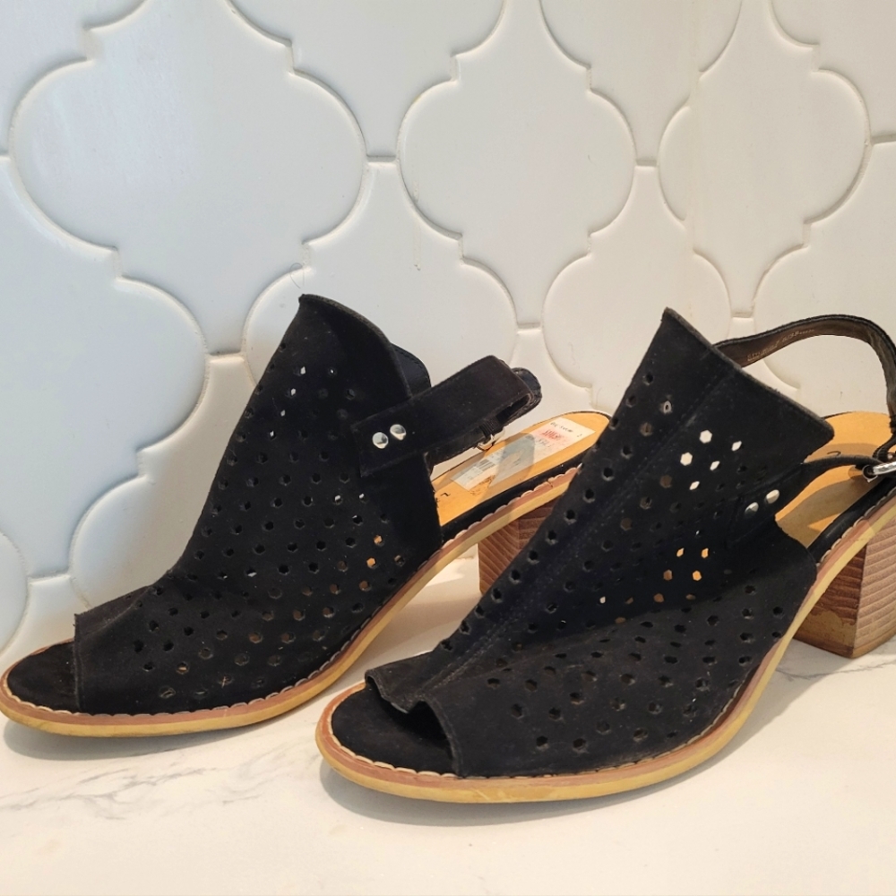Chinese Laundry Suede Open Toe Heel Sandals